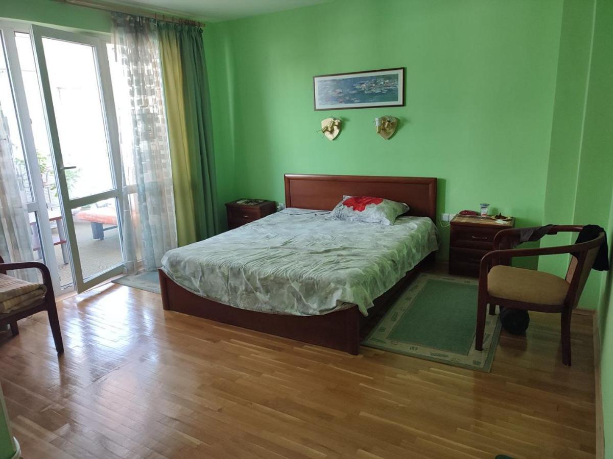 Spring Nebula Aparthotel Varna ภายนอก รูปภาพ